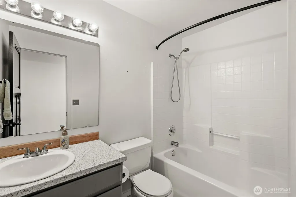 22901 128th Avenue E Graham WA 98338