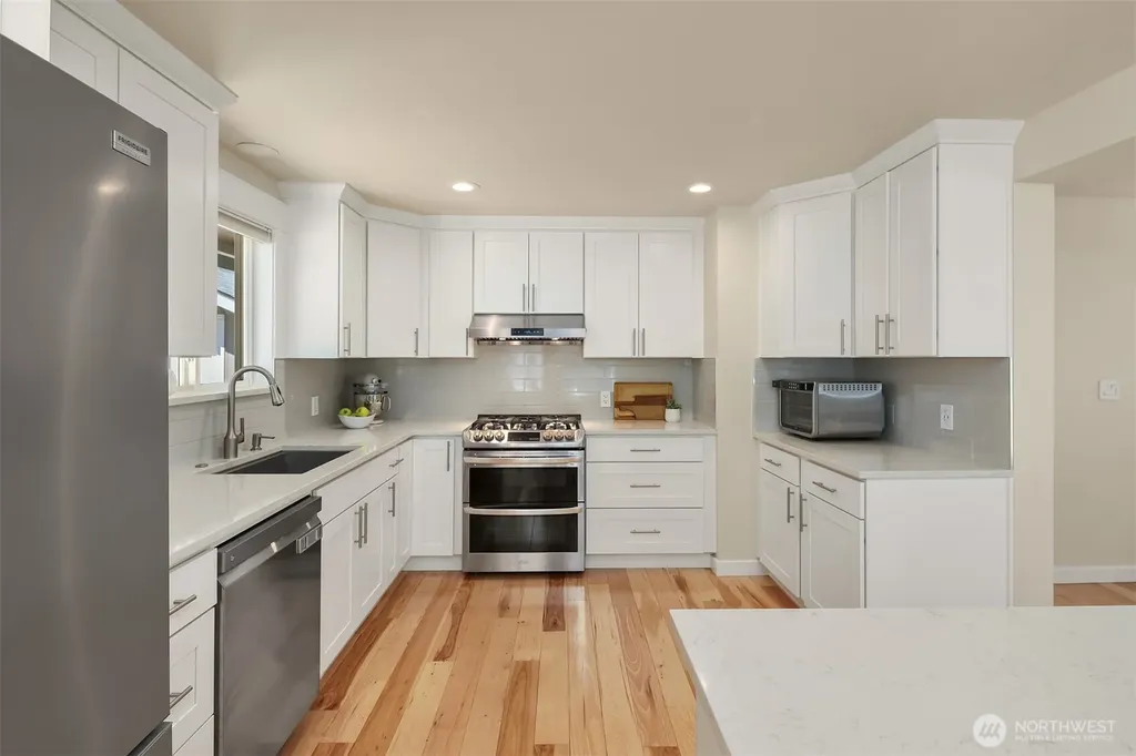 525 Mount Everest Lane SW Issaquah WA 98027