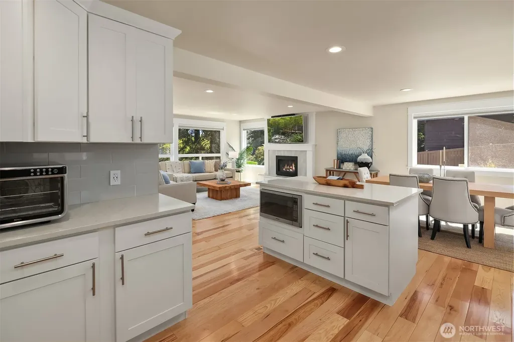 525 Mount Everest Lane SW Issaquah WA 98027