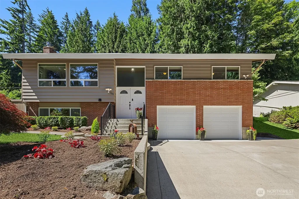 525 Mount Everest Lane SW Issaquah WA 98027