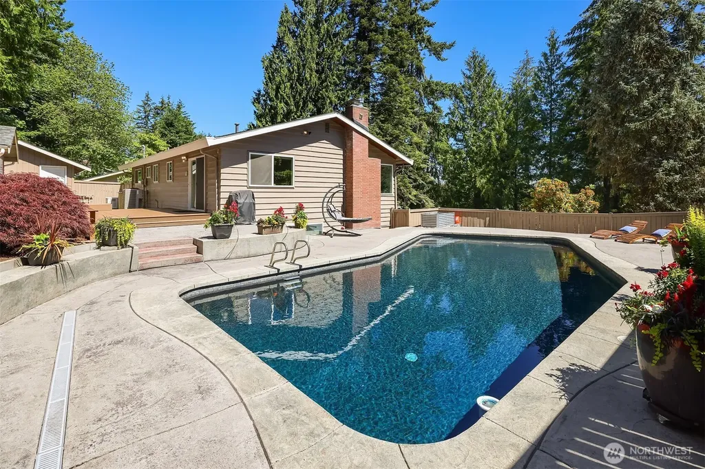 525 Mount Everest Lane SW Issaquah WA 98027
