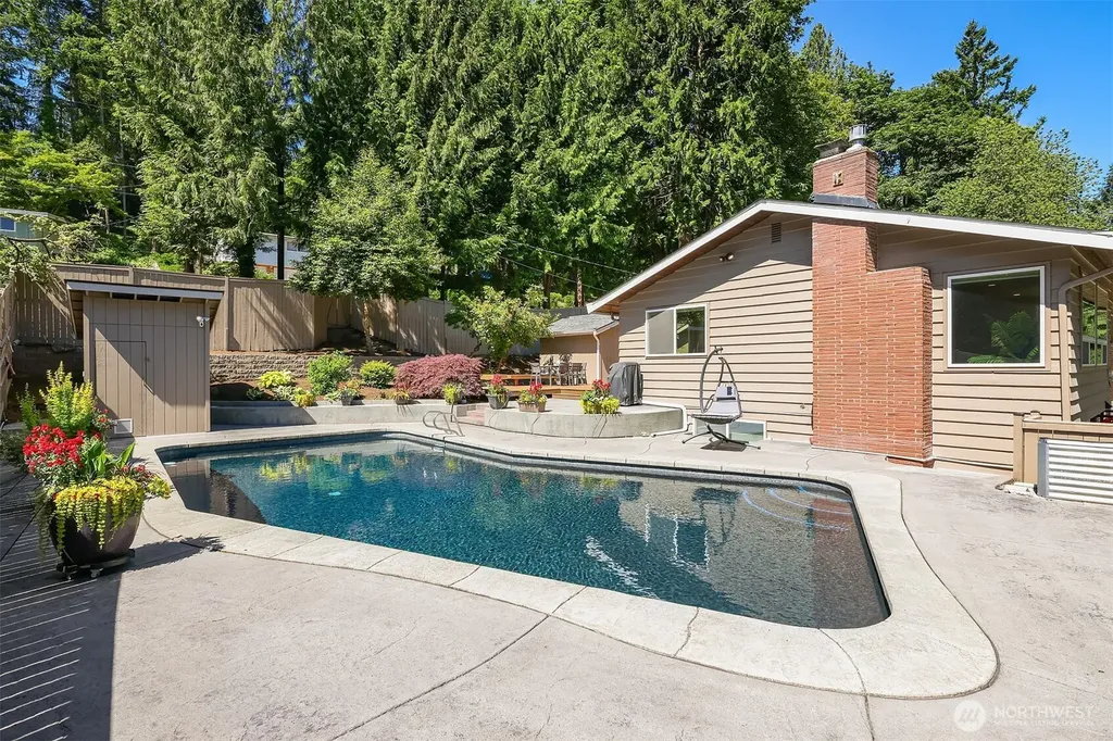 525 Mount Everest Lane SW Issaquah WA 98027