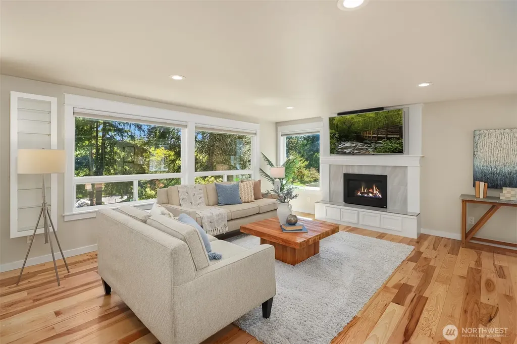 525 Mount Everest Lane SW Issaquah WA 98027