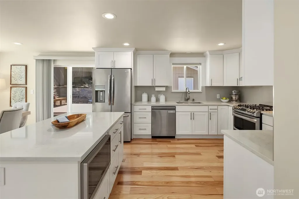 525 Mount Everest Lane SW Issaquah WA 98027