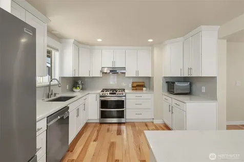 525 Mount Everest Lane SW Issaquah WA 98027