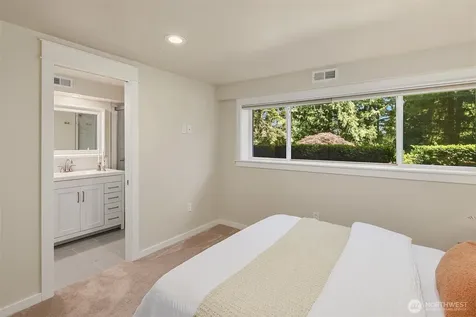 525 Mount Everest Lane SW Issaquah WA 98027