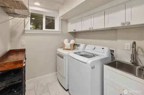 525 Mount Everest Lane SW Issaquah WA 98027