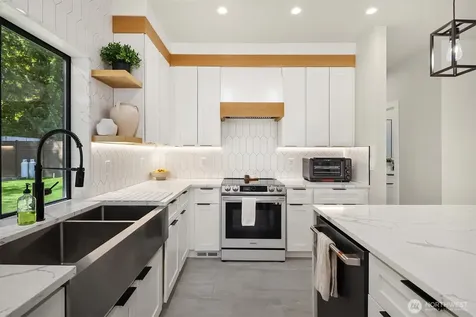 11718 64th Place NE Lake Stevens WA 98258