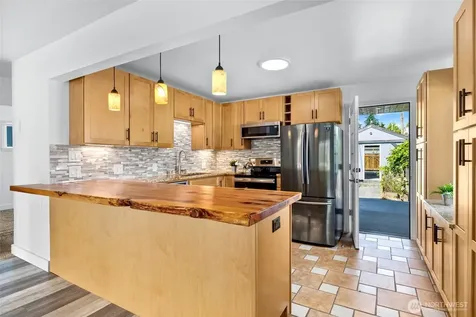 1710 Maple Street Everett WA 98201
