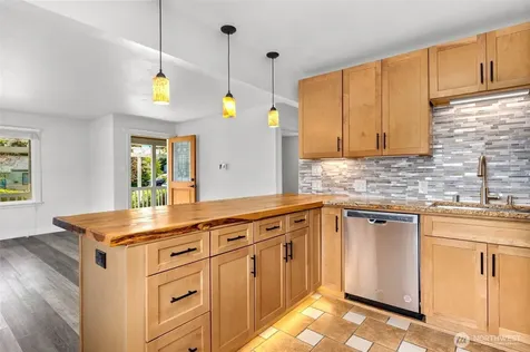 1710 Maple Street Everett WA 98201