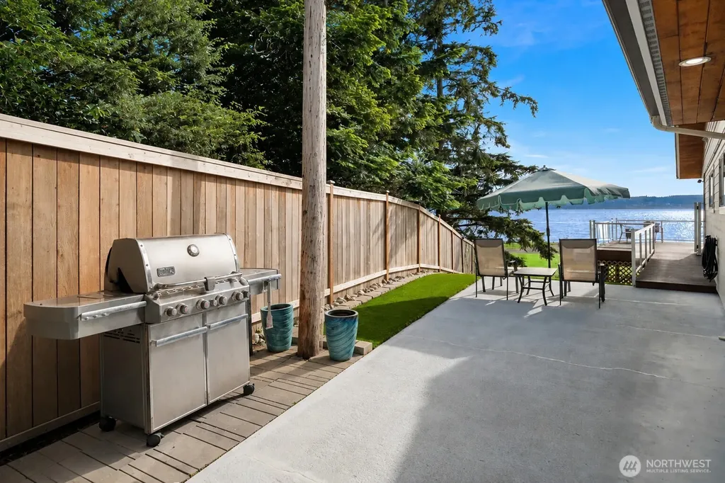 2106 Breezy Point Road Camano Island WA 98282