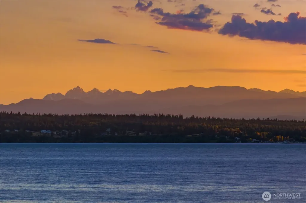 2106 Breezy Point Road Camano Island WA 98282