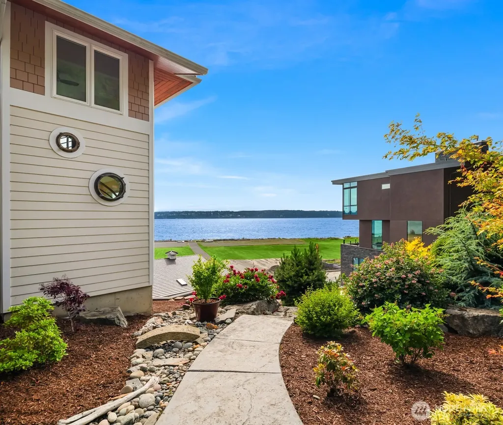 2106 Breezy Point Road Camano Island WA 98282