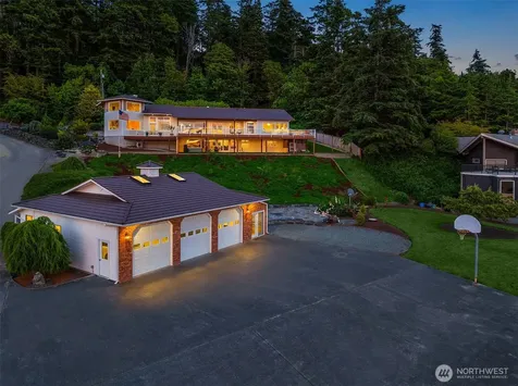 2106 Breezy Point Road Camano Island WA 98282