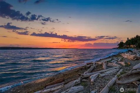 2106 Breezy Point Road Camano Island WA 98282