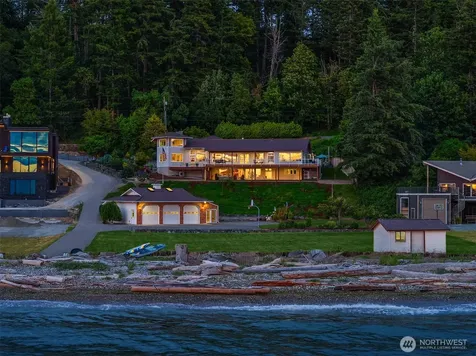 2106 Breezy Point Road Camano Island WA 98282