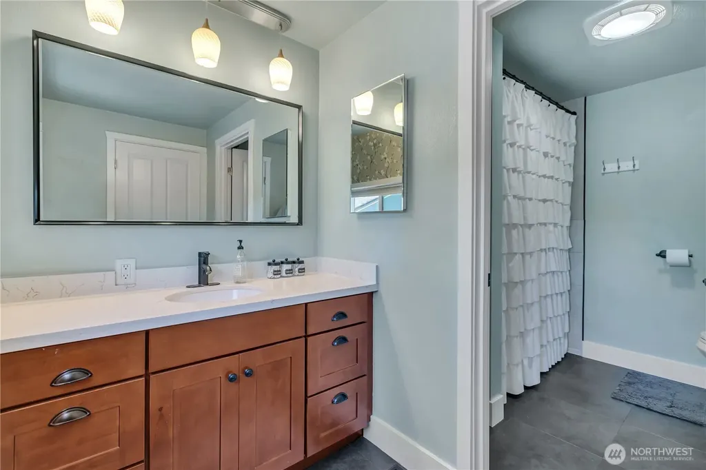 1718 Langdon Street Sumner WA 98390
