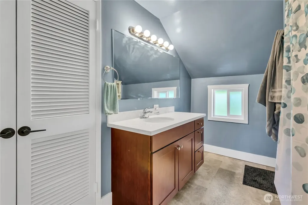 1718 Langdon Street Sumner WA 98390