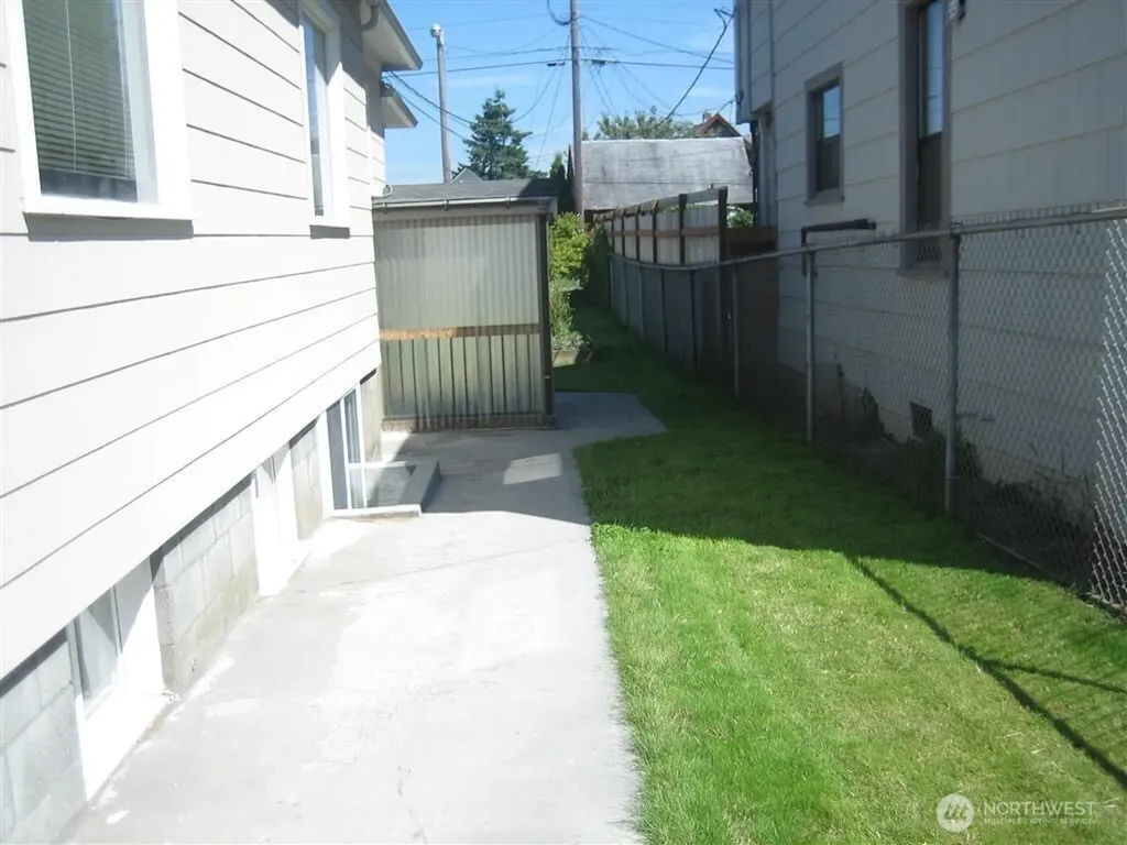 2219 Rockefeller Avenue Everett WA 98201