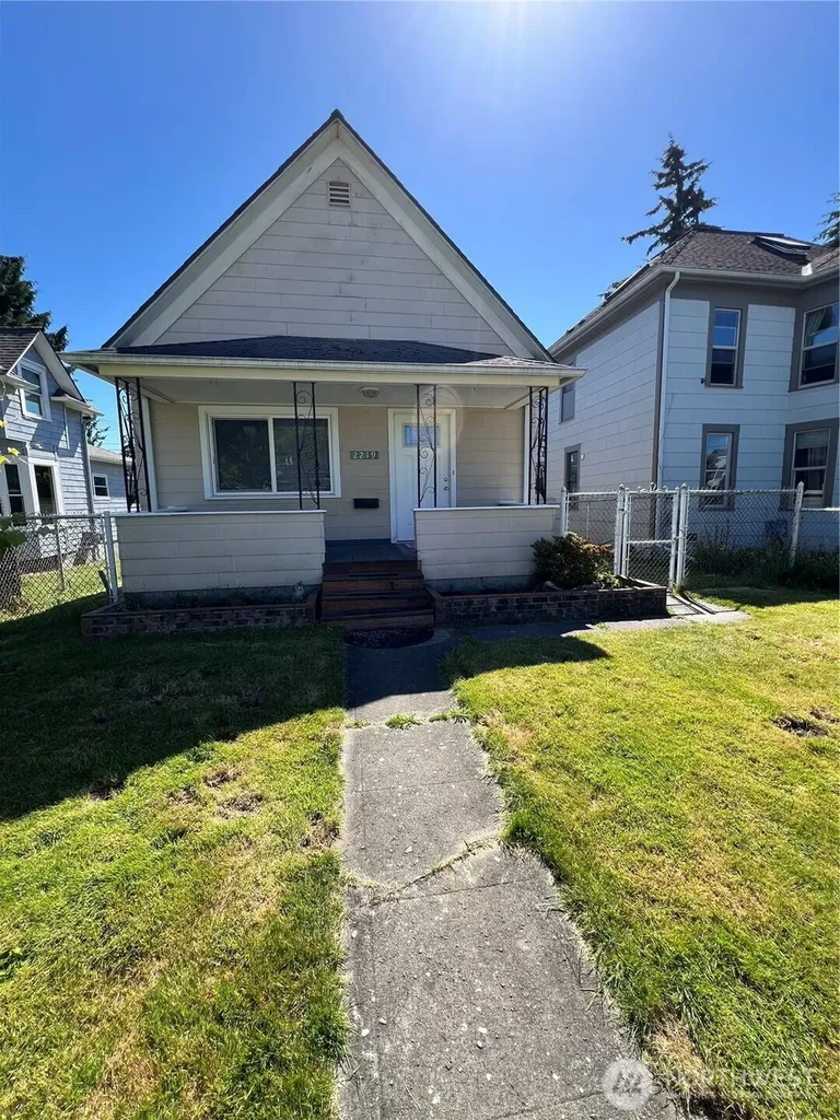 2219 Rockefeller Avenue Everett WA 98201