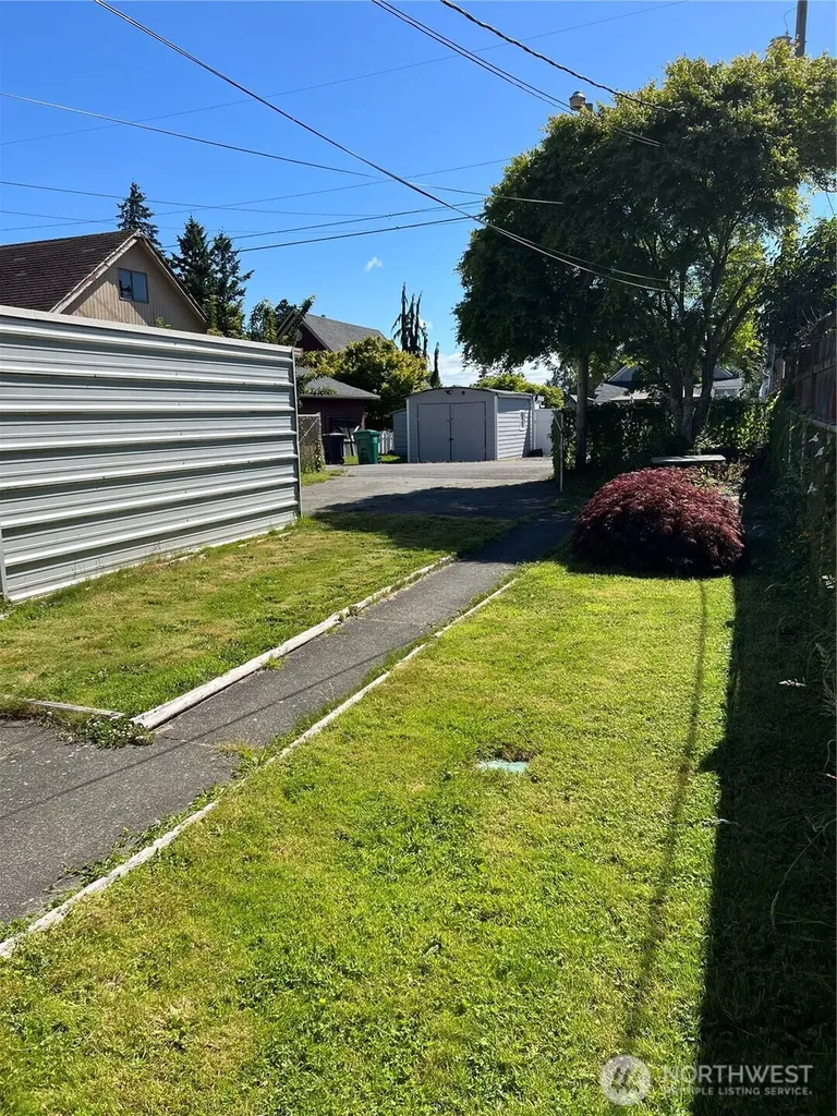 2219 Rockefeller Avenue Everett WA 98201