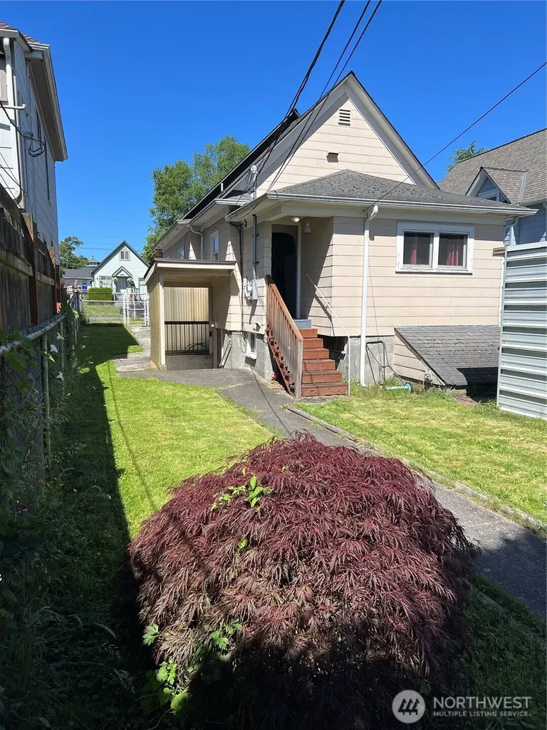 2219 Rockefeller Avenue Everett WA 98201