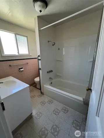 2219 Rockefeller Avenue Everett WA 98201