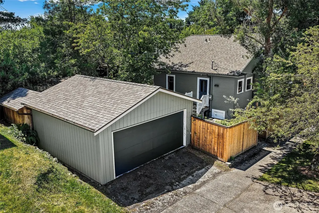 360 27th Avenue Seattle WA 98122