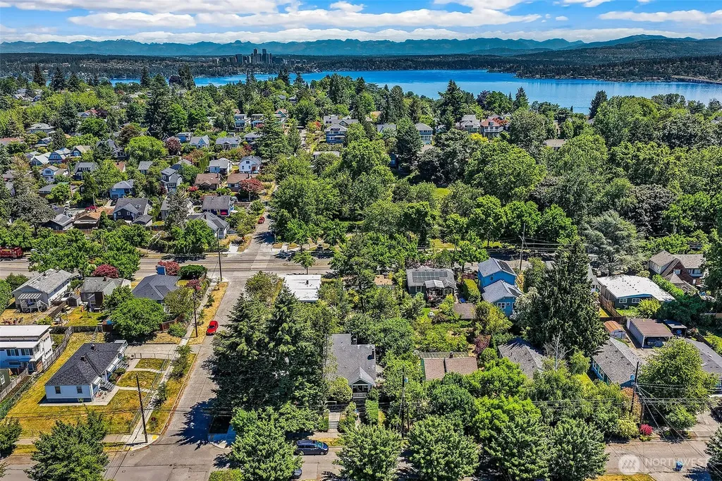 360 27th Avenue Seattle WA 98122