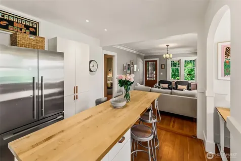 360 27th Avenue Seattle WA 98122
