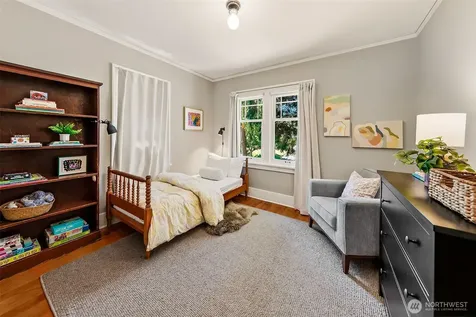 360 27th Avenue Seattle WA 98122
