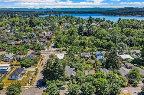 360 27th Avenue Seattle WA 98122