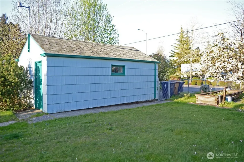 631 N Hawthorne Street Tacoma WA 98406