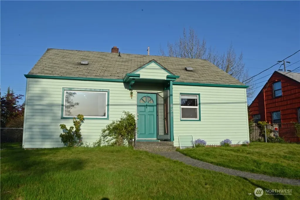 631 N Hawthorne Street Tacoma WA 98406