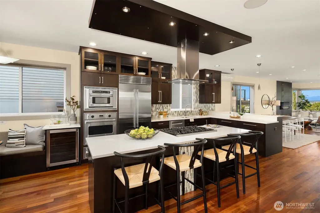 2619 Warren Avenue N Seattle WA 98109