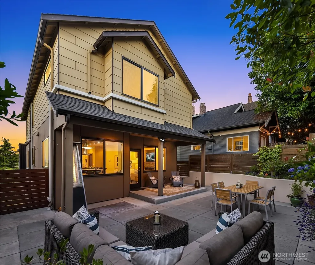 2619 Warren Avenue N Seattle WA 98109