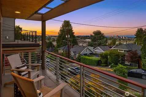 2619 Warren Avenue N Seattle WA 98109