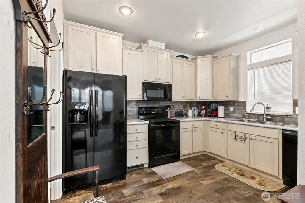 7508 47th Avenue NE Marysville WA 98270