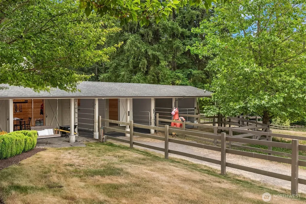 7195 NE High School Road Bainbridge Island WA 98110