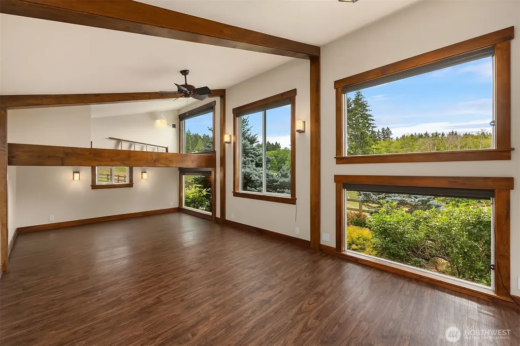 7195 NE High School Road Bainbridge Island WA 98110