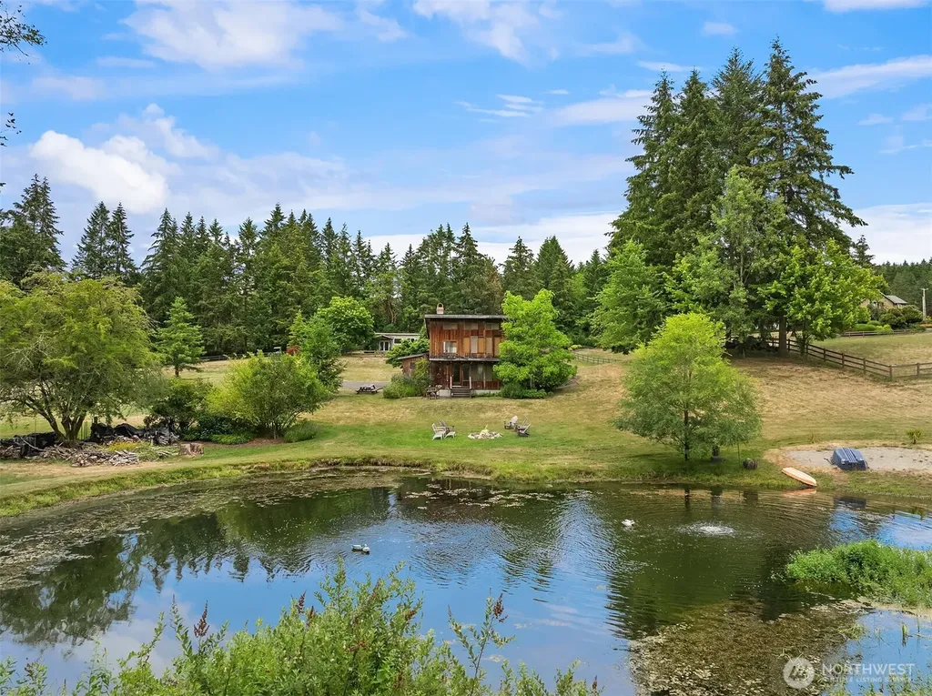 7195 NE High School Road Bainbridge Island WA 98110