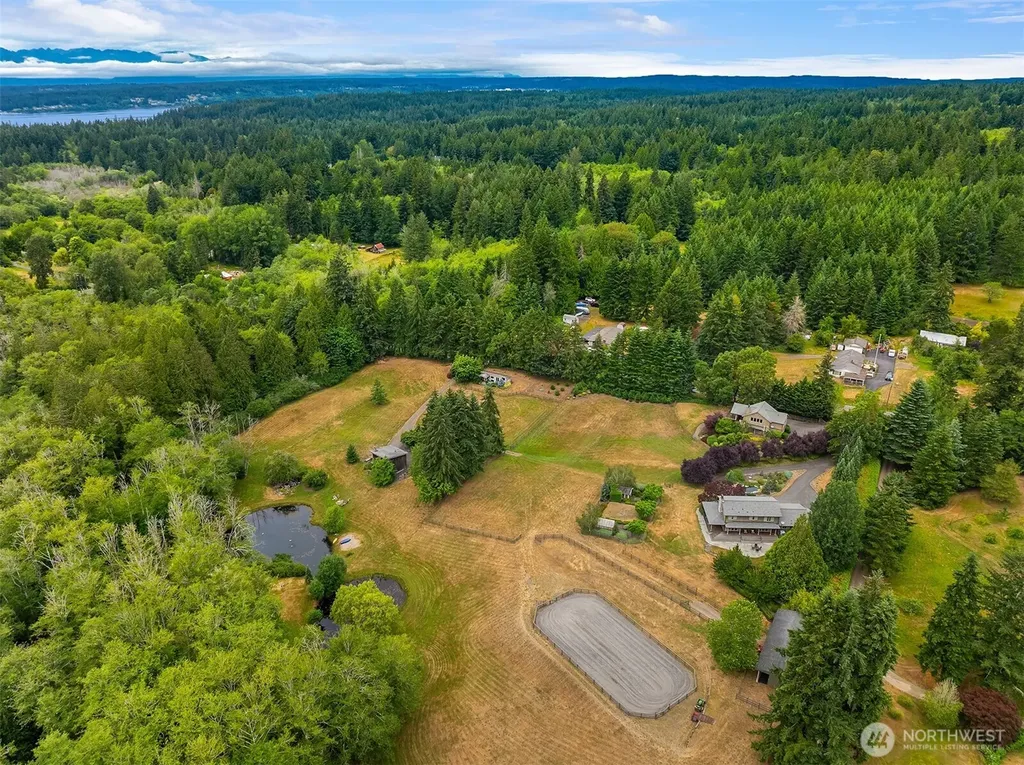7195 NE High School Road Bainbridge Island WA 98110