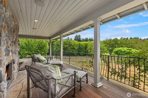 7195 NE High School Road Bainbridge Island WA 98110