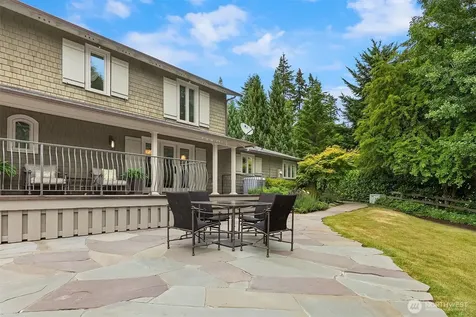 7195 NE High School Road Bainbridge Island WA 98110