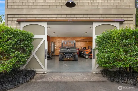 7195 NE High School Road Bainbridge Island WA 98110