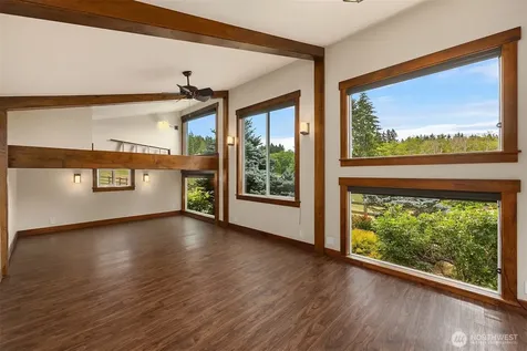 7195 NE High School Road Bainbridge Island WA 98110