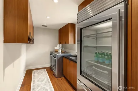 7195 NE High School Road Bainbridge Island WA 98110