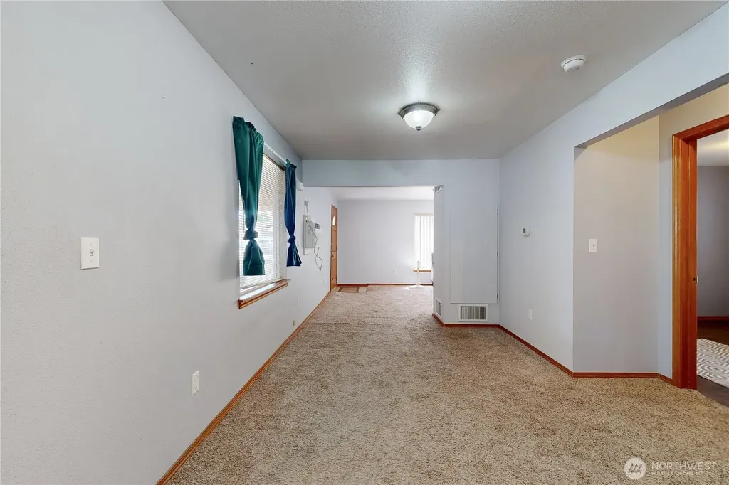 735 NE Spitzenburg Street College Place WA 99324