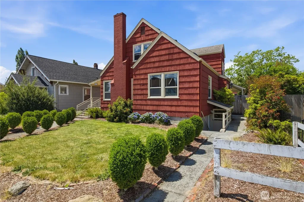 5620 Yakima Avenue Tacoma WA 98408