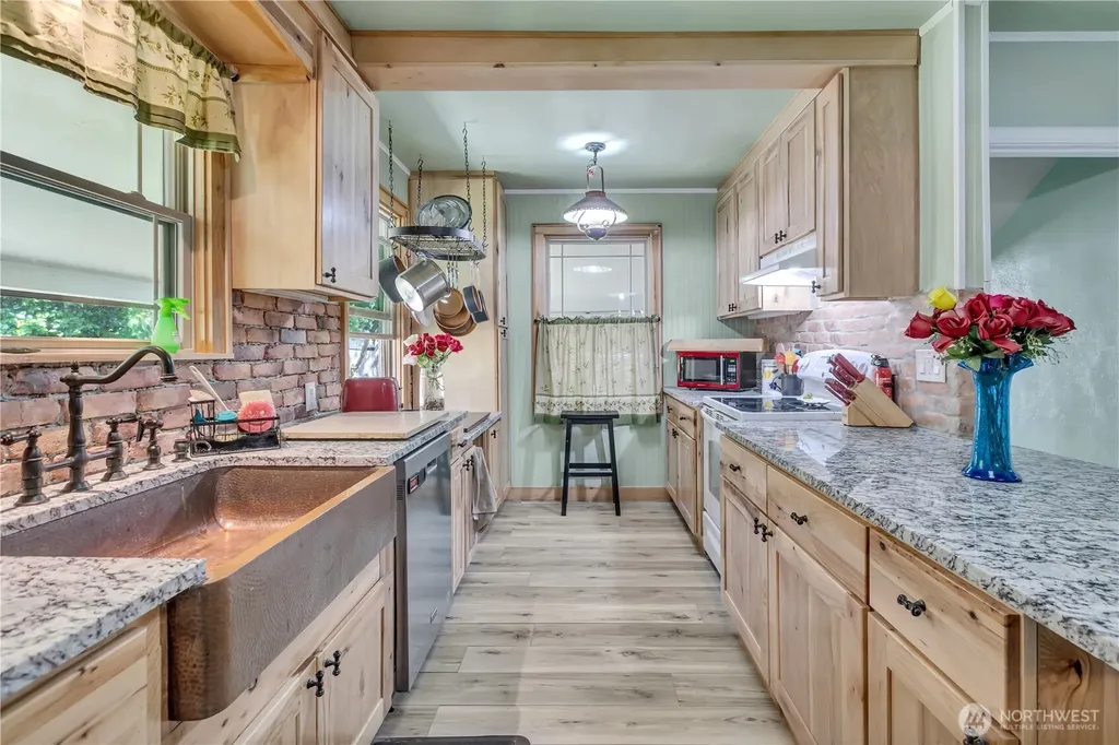 5620 Yakima Avenue Tacoma WA 98408